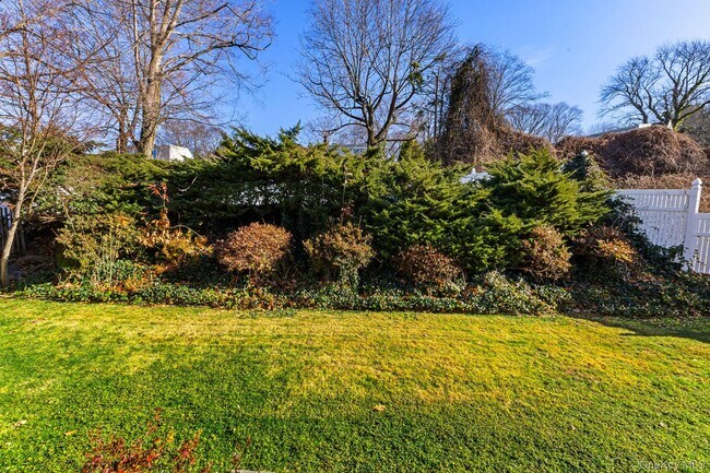 Building Photo - 45 Pamela Ln