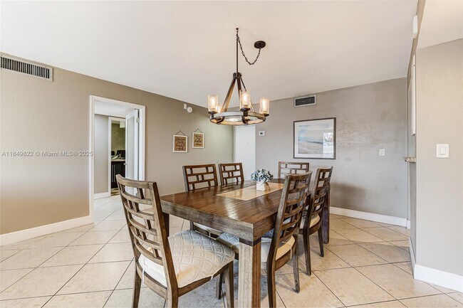Building Photo - 6039 Collins Ave
