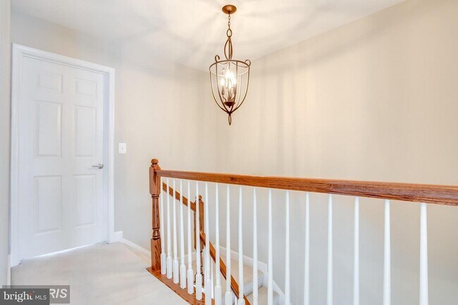 Building Photo - 2159 Oberlin Dr