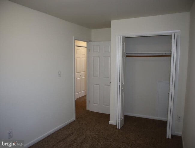 Building Photo - 1007 Kent Ave