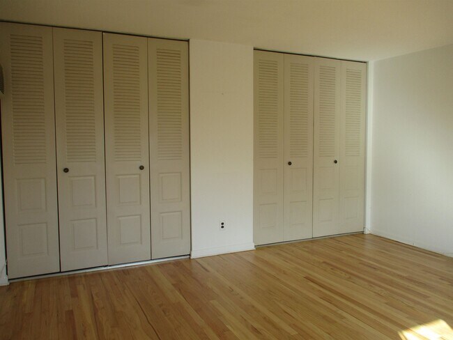 Building Photo - 88 Feronia Wy