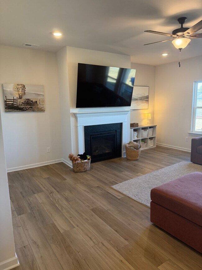 Building Photo - Ooltewah-Harbour Chase Community