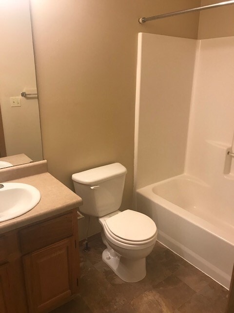 Building Photo - 3 Bedrooms, 2 Bathrooms, 2 Car Garage Clos...