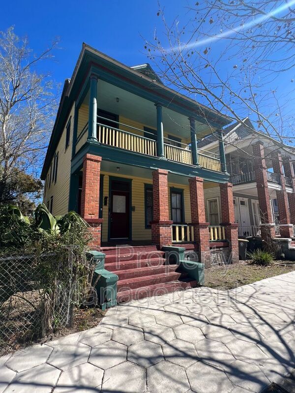 Primary Photo - 1345 N Laura St