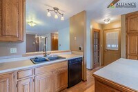 Building Photo - Amazing, Spacious Home! Pet Friendly! New ...