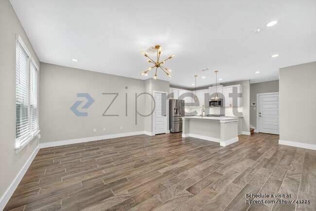 Building Photo - 1511 E Sandalwood Ln