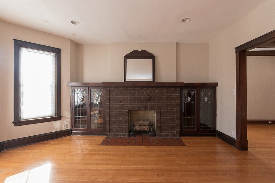 Building Photo - 1434 W Addison St