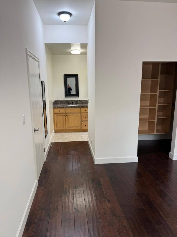 Building Photo - 4420 Matilija Ave