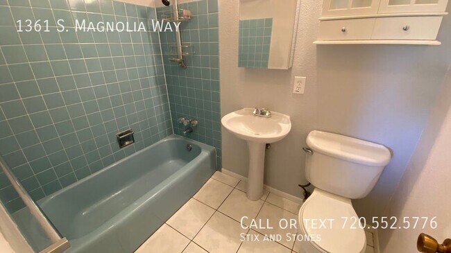 Building Photo - 1361 S Magnolia Way