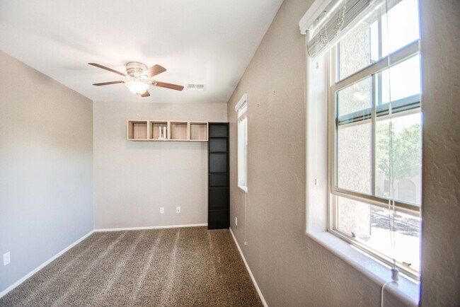 Building Photo - Stunning 3 bed plus Loft in Copper Ranch!