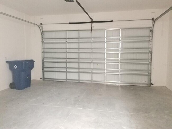 Building Photo - 30788 Lindentree Dr