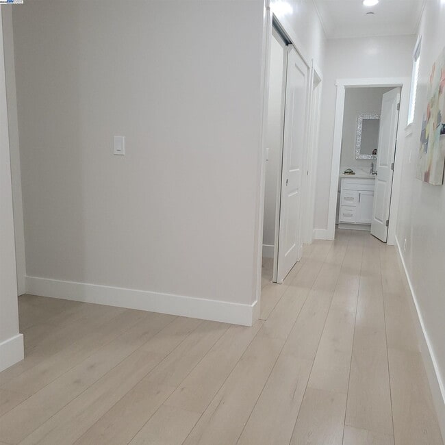 Building Photo - 2627 Beaumont St