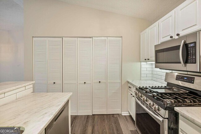 Building Photo - 1371 Keys Crossing Dr NE