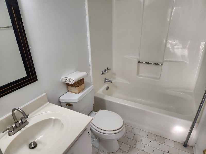 Building Photo - 301 Hidden Glen Way