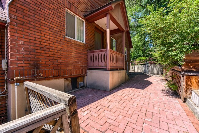 Building Photo - 760 Marsh Ave