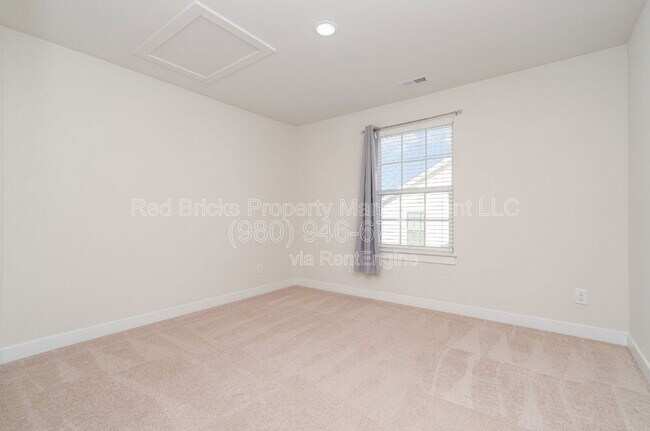 Building Photo - 7214 Waterwheel St SW