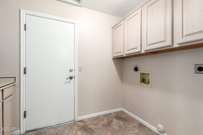 Building Photo - 12349 N 71st Dr