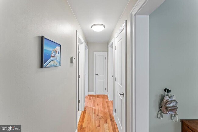 Building Photo - 7312 Poplar Ct