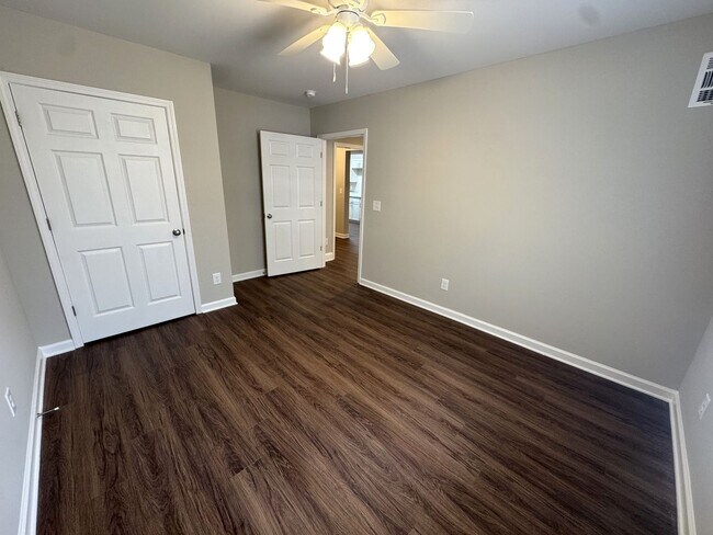 Building Photo - Five Points 6br House