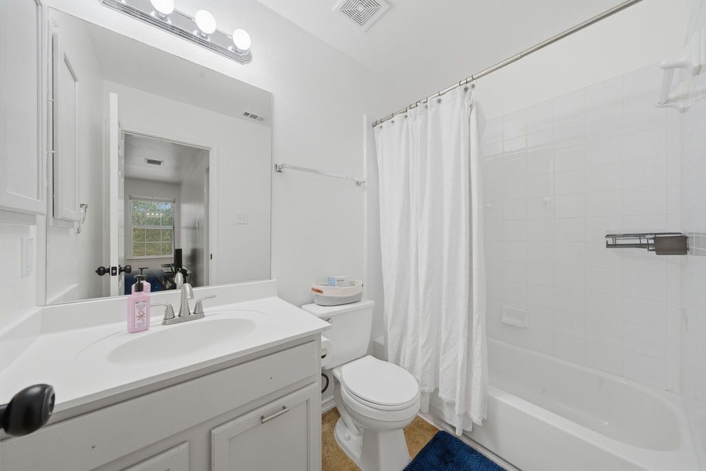 Building Photo - 3914 Bear Oak Path