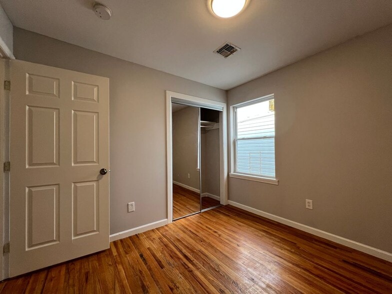 Building Photo - 33 McAdoo Ave