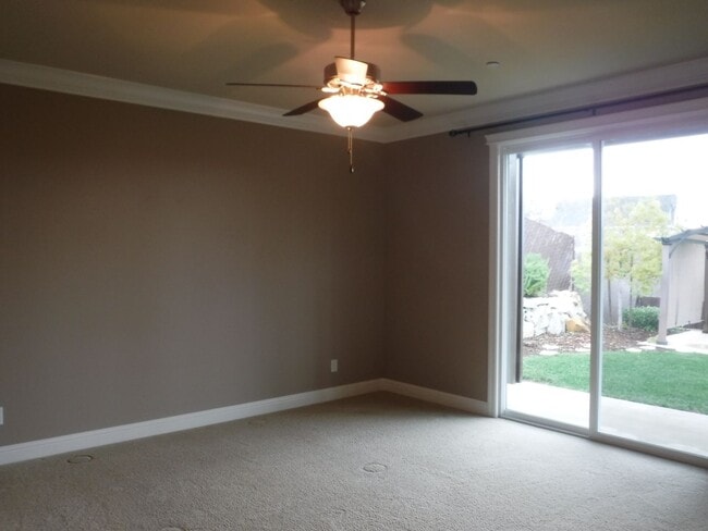Building Photo - Lovely 4 Bedroom Home!