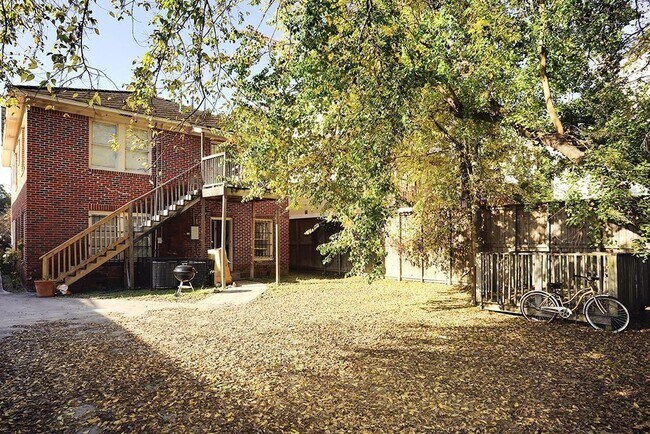 Building Photo - 5015 Jackson St