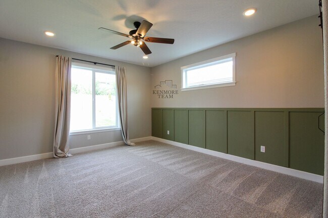 Building Photo - 9813 Chinook Dr