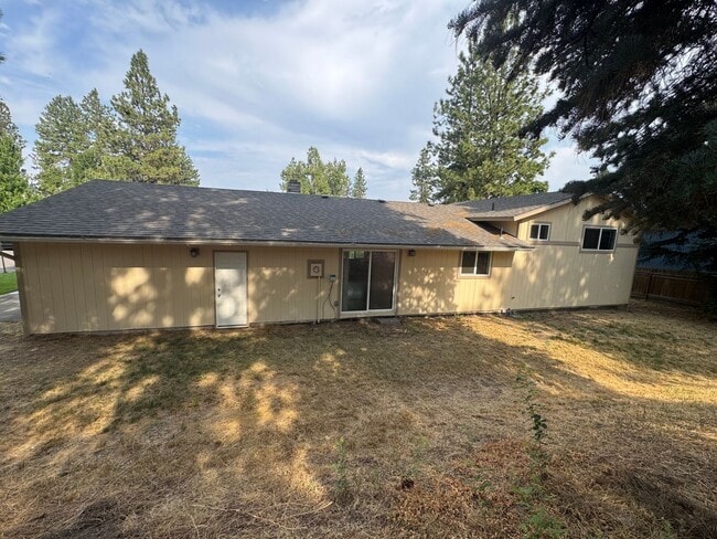 Building Photo - HANGMAN VALLEY 4 BEDROOM HOME