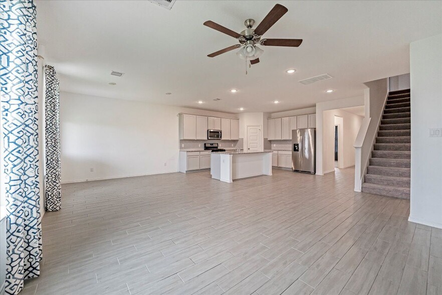 Building Photo - 5806 Aurora Grns Ln