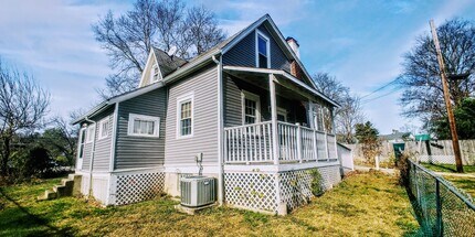 Building Photo - 2-Bed House | Linwood-Mt. Lookout | Available NOW!