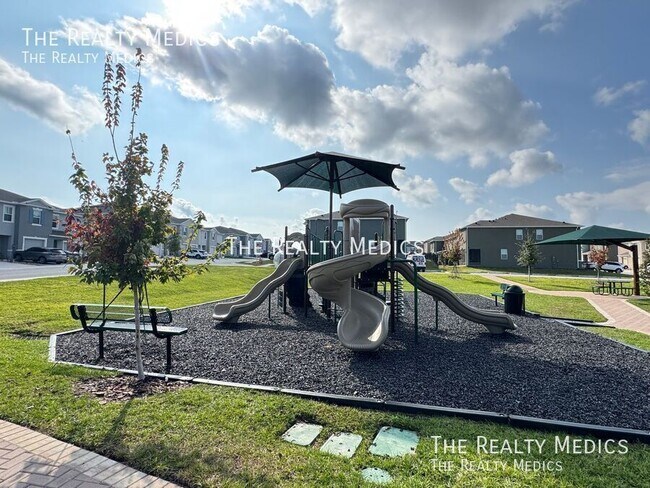 Building Photo - 2331 Gifford Dr