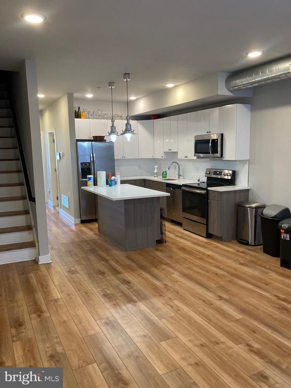 Primary Photo - 2553 N Front St