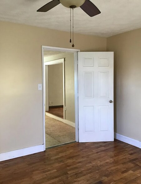 Building Photo - 208 E 34th St