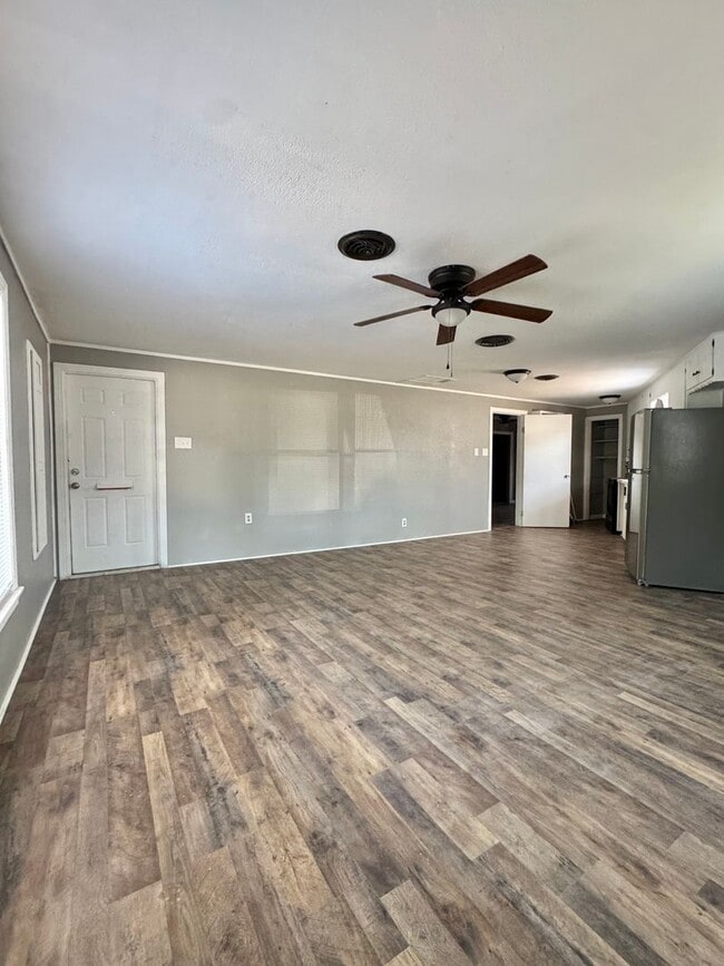 Building Photo - NOW AVAILABLE - 1 Bedroom Duplex Unit Acro...