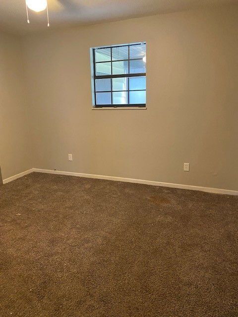 Building Photo - 2 Georgetown Dr