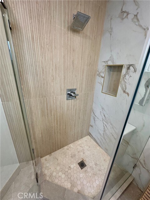 Building Photo - 934 Manhattan Ave