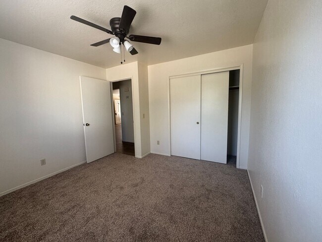 Building Photo - R-5310H