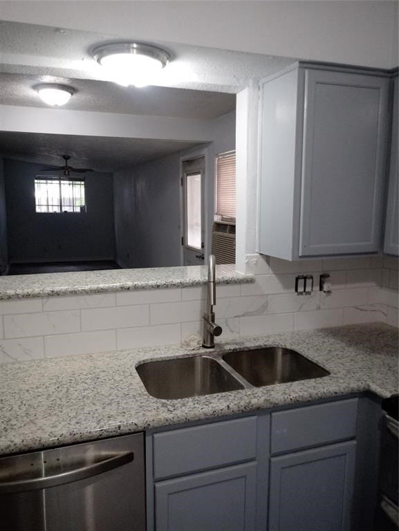 Building Photo - 3411 S Briar Knoll Dr
