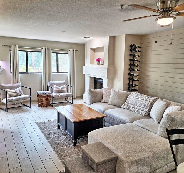 Building Photo - 10080 E Mountainview Lake Dr