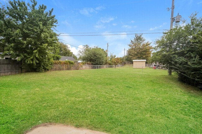 Building Photo - 4368 Burnette Pl