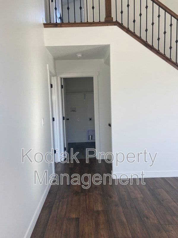 Building Photo - 1439 W Stable St