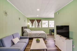 Building Photo - Charming Studio House in San Diego