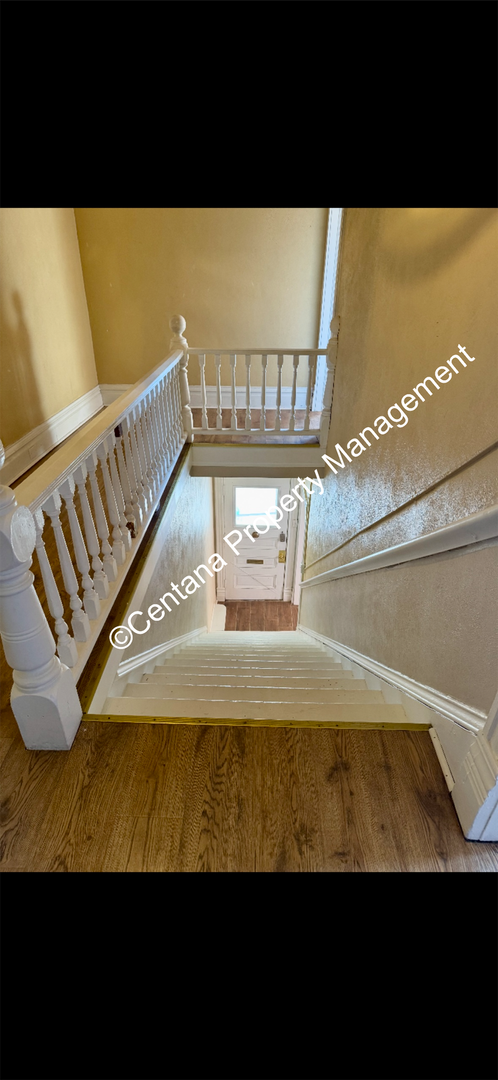 Building Photo - 601 W Mercury St