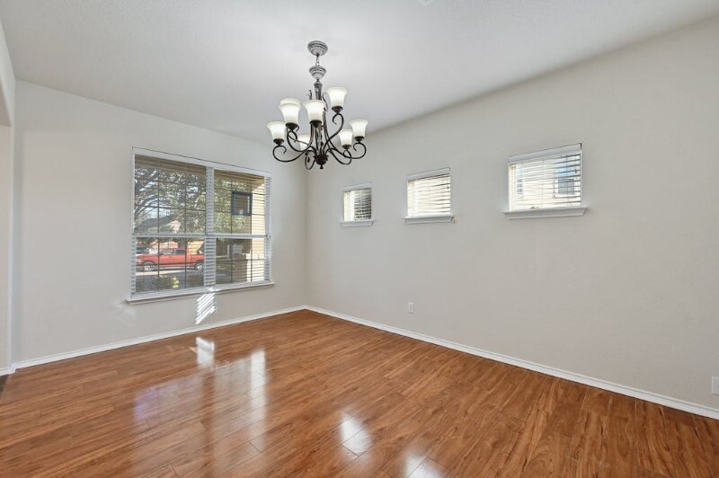 Building Photo - 300 Blossom Vly Strm