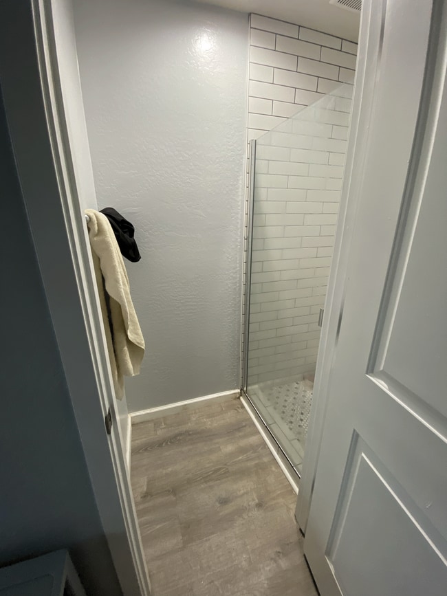 Building Photo - 330 S Farmer Ave