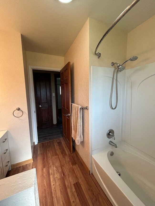 Building Photo - 3470 S Hillcrest Dr