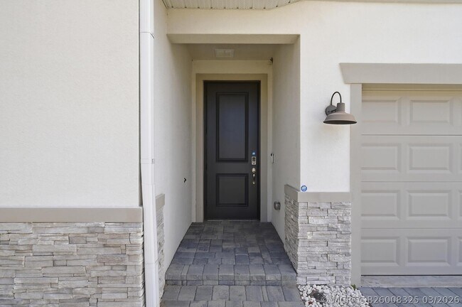 Building Photo - 8558 Dahlia Cir
