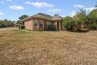 Building Photo - Charming Home In Weatherford