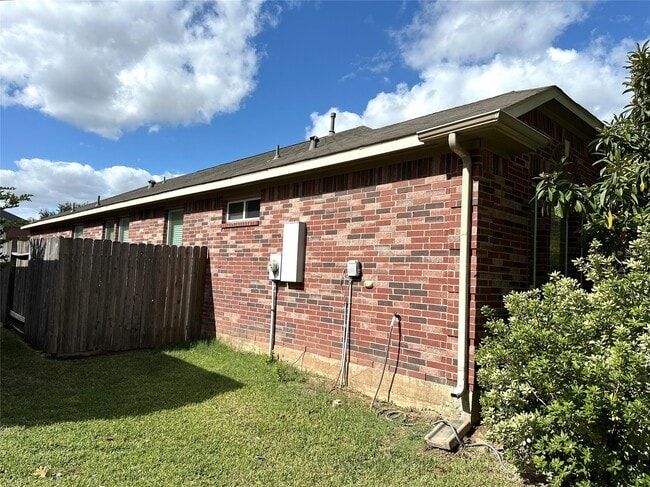 Building Photo - 5907 Turkey Creek